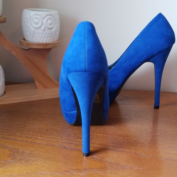 NWOT-Ardene- Royal Blue heels - Picture 3 of 4